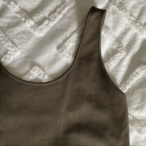 American Eagle | Cropped Tank Top - Picture 3 of 5